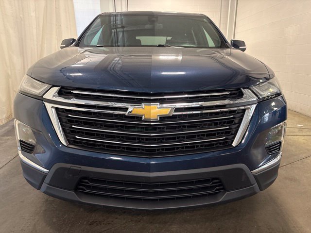 Used 2023 Chevrolet Traverse LT FWD image 2
