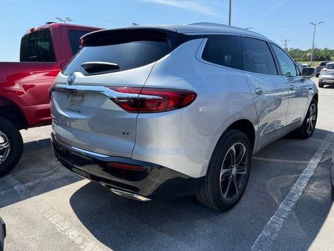 Used 2020 Buick Enclave Essence w/ Sport Touring Edition FWD image 3