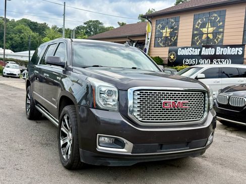 Used 2017 GMC Yukon XL Denali AWD/4WD image 1