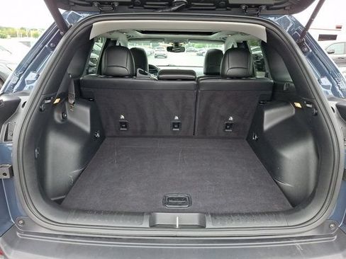 Used 2019 Jeep Cherokee Trailhawk w/ Comfort/Convenience Group AWD/4WD image 34
