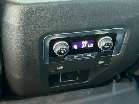 Used 2024 Chevrolet Tahoe LS RWD image 15