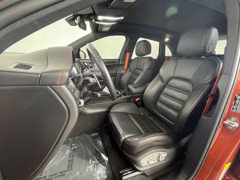 Used 2024 Porsche Macan GTS image 5