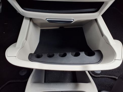 Used 2022 Chrysler Voyager LX FWD image 28