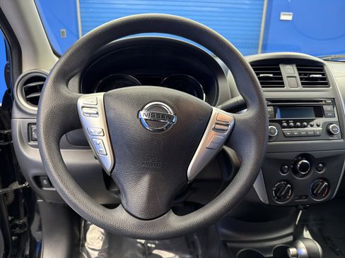 Used 2015 Nissan Versa FWD image 13
