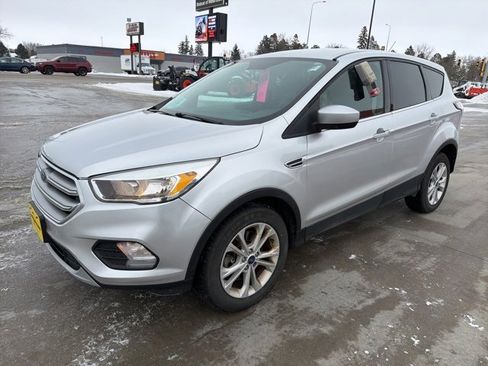 Used 2017 Ford Escape SE image 4