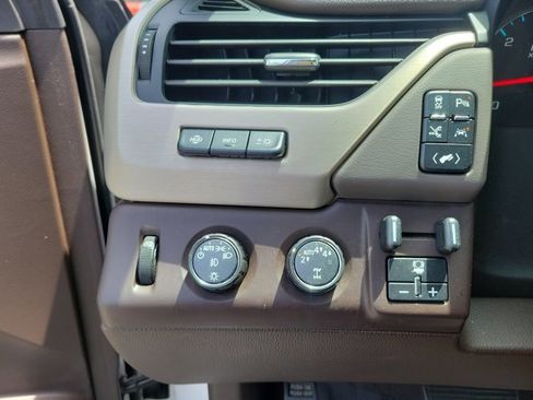 Used 2020 GMC Yukon Denali w/ Denali Ultimate Package AWD/4WD image 23