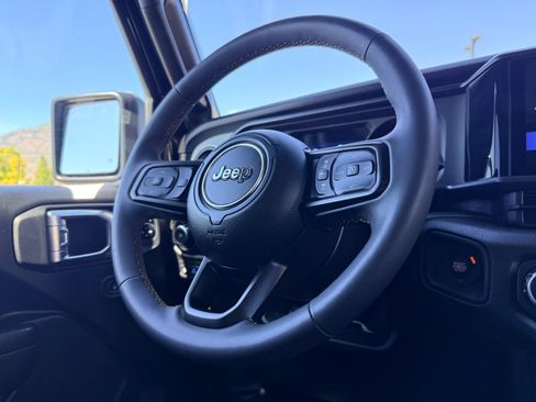 Used 2024 Jeep Wrangler Unlimited AWD/4WD image 10