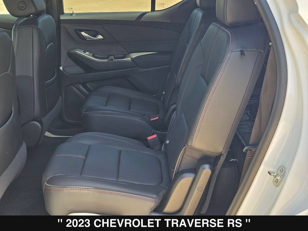 Used 2023 Chevrolet Traverse RS w/ LPO, Floor Liner Package FWD image 17