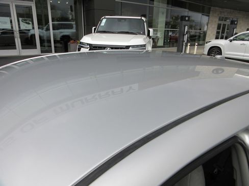 Used 2010 Toyota Camry LE FWD image 17
