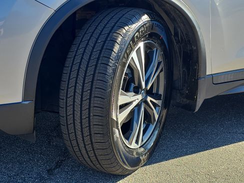 Used 2019 Nissan Rogue SV w/ Sun & Sound Touring Package image 33