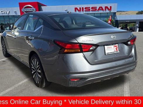Used 2023 Nissan Altima 2.5 SV image 5