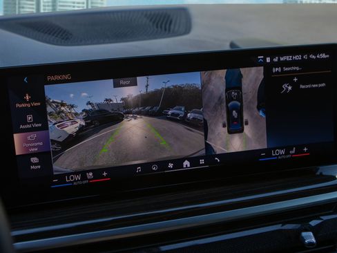 Used 2024 BMW X6 xDrive40i image 32