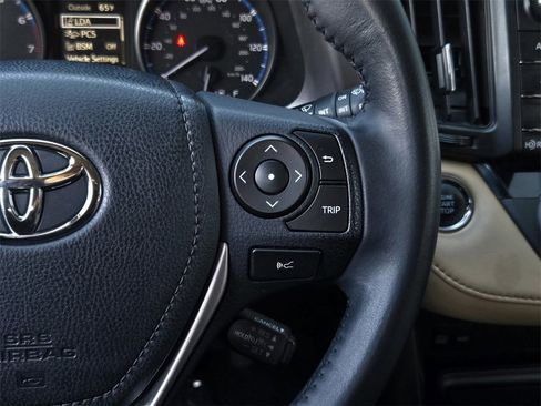 Used 2018 Toyota RAV4 XLE w/ Plus Extra Value Package image 23