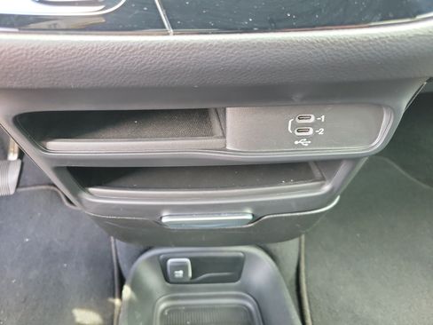 Used 2026 Chrysler Pacifica Select FWD image 14