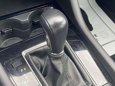 Used 2024 MAZDA MAZDA3 s image 22