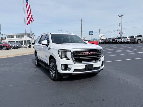 Used 2021 GMC Yukon SLT image 2