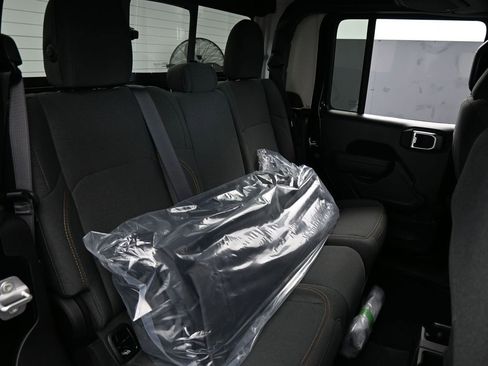 New 2026 Jeep Gladiator Willys image 38