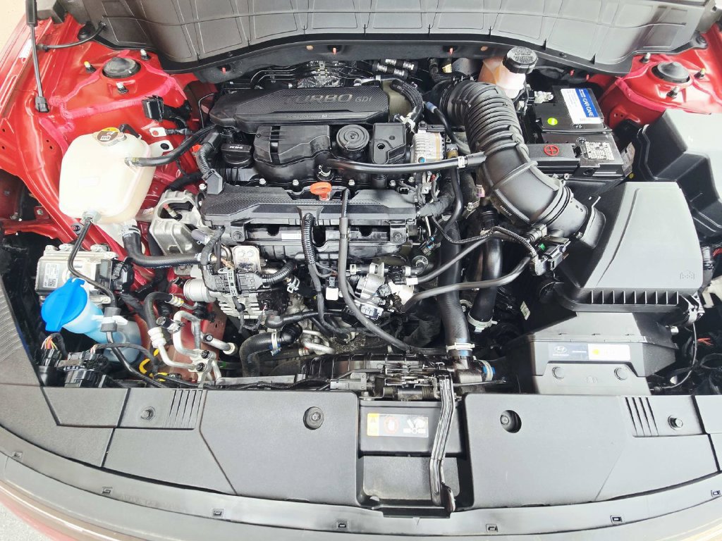 Used 2024 Hyundai Kona Limited AWD/4WD image 17