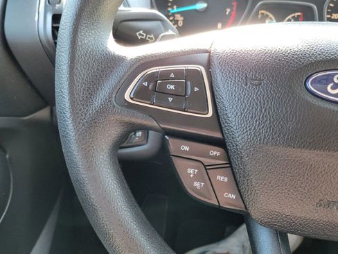 Used 2017 Ford Escape SE w/ SE Cold Weather Package FWD image 18