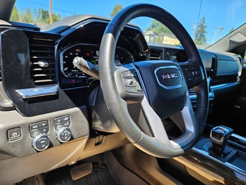 Used 2024 GMC Sierra 1500 Elevation w/ Elevation Premium Package AWD/4WD image 9