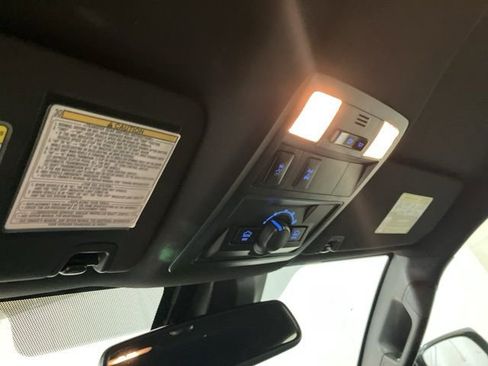 Used 2019 Toyota Tacoma TRD Off-Road w/ Technology Package image 18