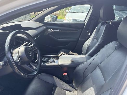Used 2020 MAZDA MAZDA3 Hatchback w/ Premium Package FWD image 11