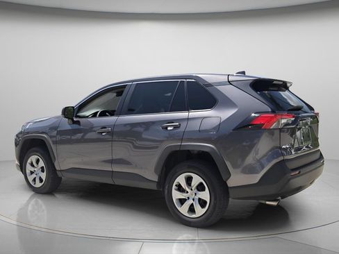 Used 2022 Toyota RAV4 LE FWD image 8
