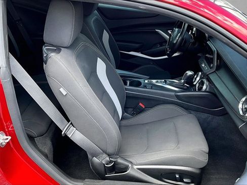 Used 2021 Chevrolet Camaro SS RWD image 9