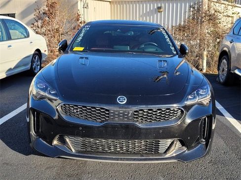 Used 2019 Kia Stinger GT2 image 2