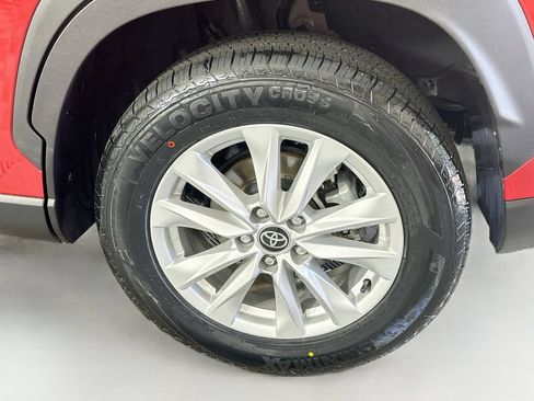 Used 2023 Toyota Corolla Cross LE FWD image 31