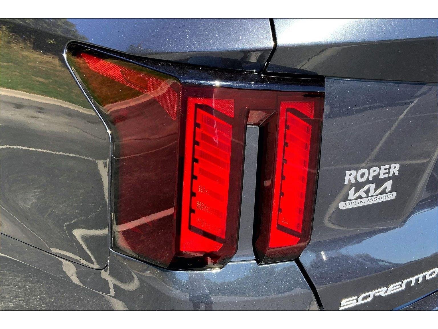 Used 2024 Kia Sorento S AWD/4WD image 29