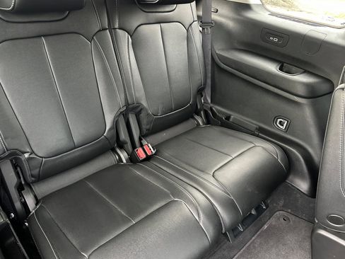 Used 2023 Jeep Grand Cherokee L Limited w/ Trailer Tow Group (B) image 17