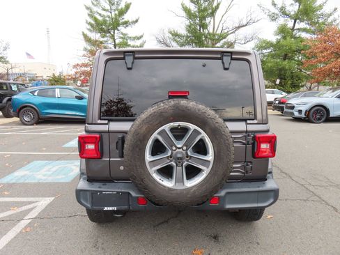 Used 2018 Jeep Wrangler Unlimited Sahara w/ LED Lighting Group image 6