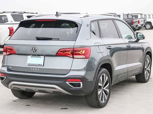 Used 2022 Volkswagen Taos SE image 6