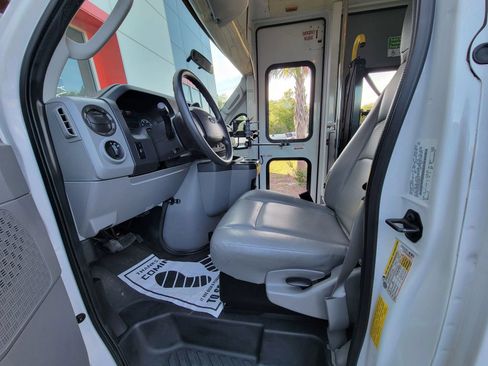Used 2011 Ford E-350 and Econoline 350 Extended Super Duty w/ PWR Group RWD image 10