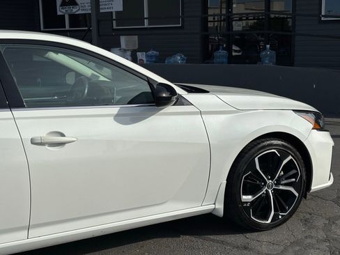 Used 2024 Nissan Altima 2.5 SR FWD image 4