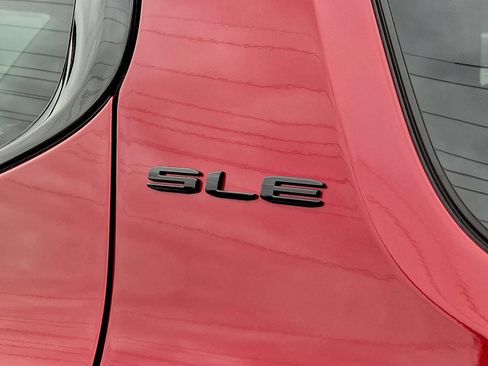 Certified 2023 GMC Acadia SLE w/ Driver Convenience Package image 37