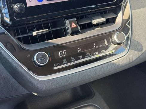 Used 2024 Toyota Corolla LE FWD image 28