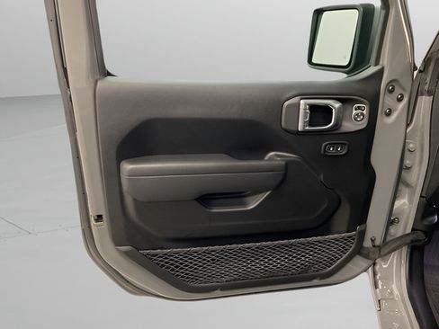 Used 2023 Jeep Wrangler Sport AWD/4WD image 18