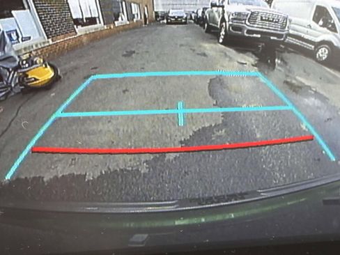 Used 2022 Toyota Corolla Cross LE image 29