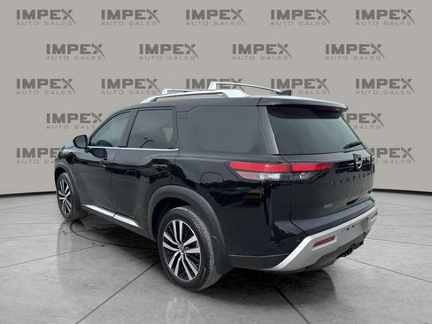 Used 2023 Nissan Pathfinder Platinum w/ Black Appearance Package AWD/4WD image 3
