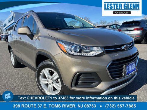 Used 2021 Chevrolet Trax LT w/ Driver Confidence Package image 1