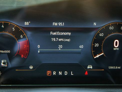 Used 2025 Ford Mustang Convertible RWD image 17
