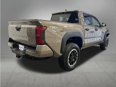 Used 2026 Toyota Tacoma TRD Off-Road AWD/4WD image 8