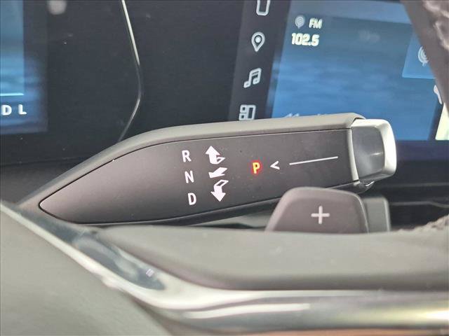 Used 2026 Chevrolet Equinox LT AWD/4WD image 12