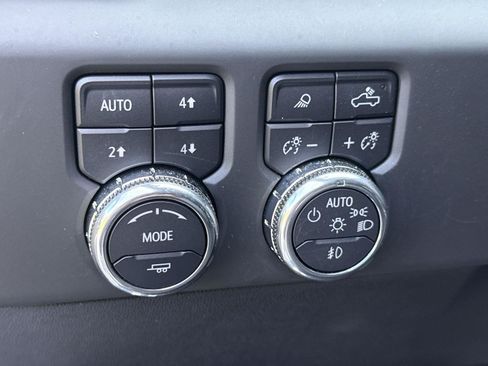 Used 2025 GMC Sierra 1500 Denali AWD/4WD image 27