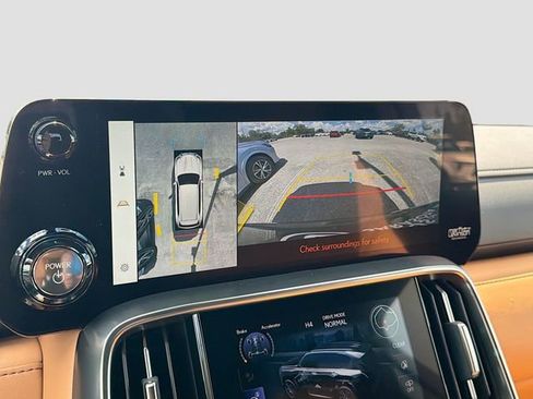 New 2026 Lexus LX 700h Luxury image 32