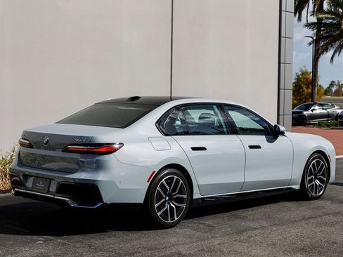 Used 2025 BMW 740i xDrive image 5