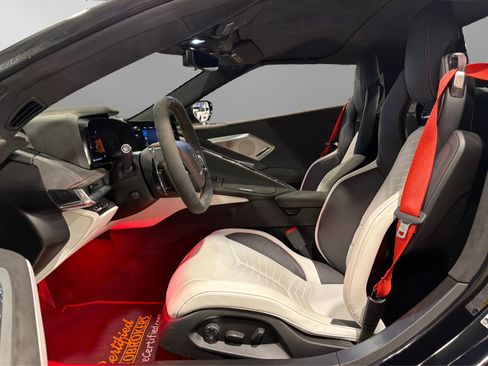 Used 2023 Chevrolet Corvette Stingray Premium Conv w/ Z51 Performance Package RWD image 20