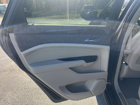 Used 2015 Cadillac SRX Luxury w/ Driver Awareness Package image 28